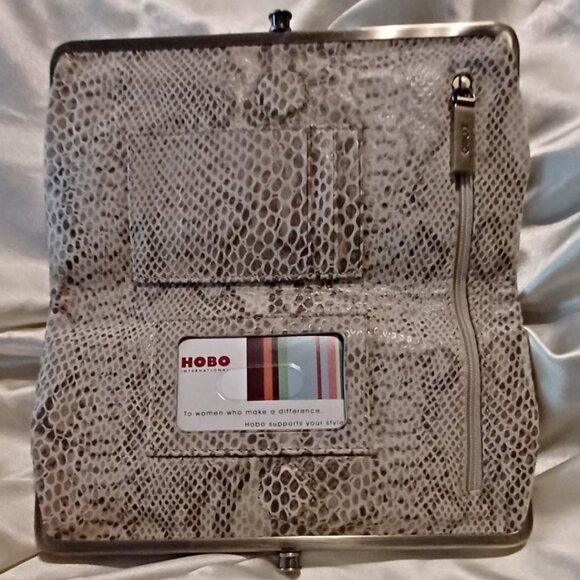 Hobo International Croc Pattern Lauren Double Kisslock Wallet - Picture 2 of 5